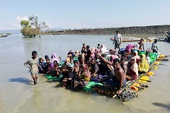 ভেলায় চড়ে টেকনাফে ৭ শতাধিক রোহিঙ্গা